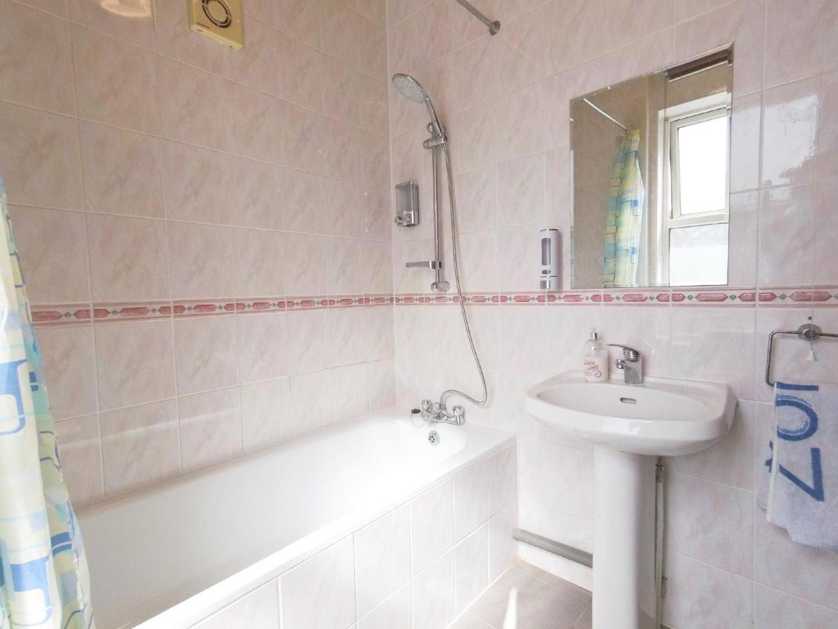 Carnation Flat A In Wembley Διαμέρισμα Λονδίνο Εξωτερικό φωτογραφία